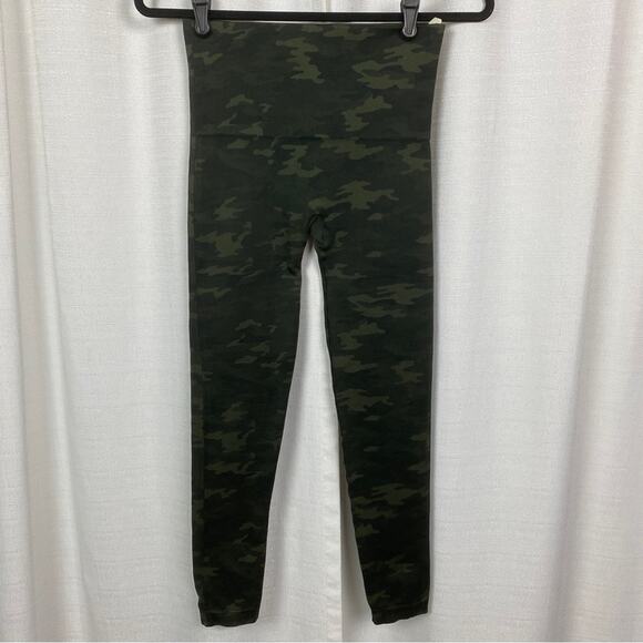 Spanx Green Camouflage Look At Me Now Seamless Leggings Sz.M - Picture 11 of 15